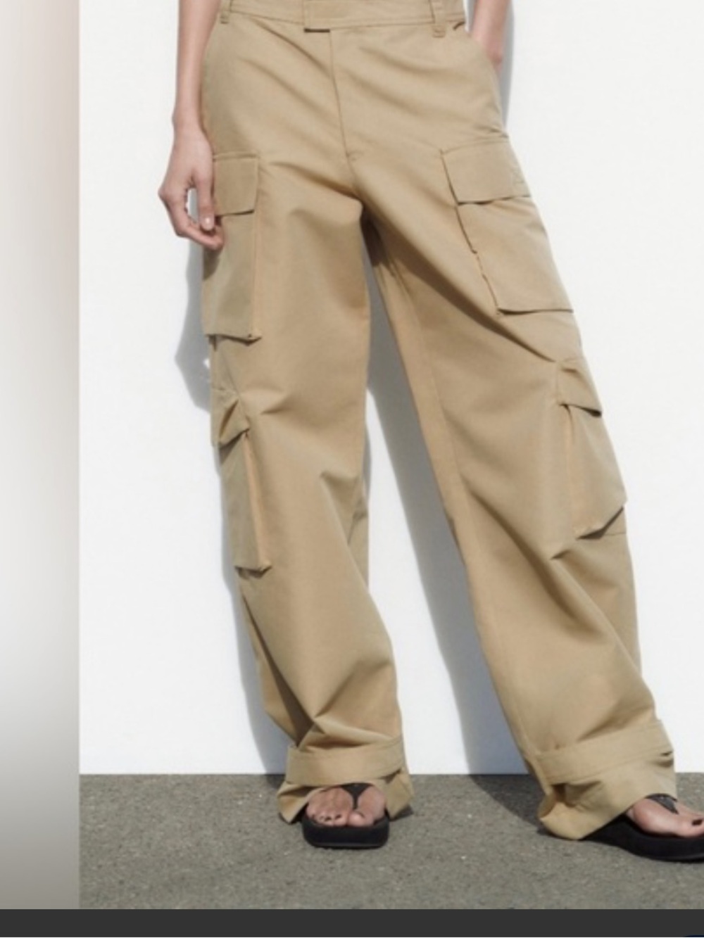 Zara Khaki Cargo Pants with Utility Pockets